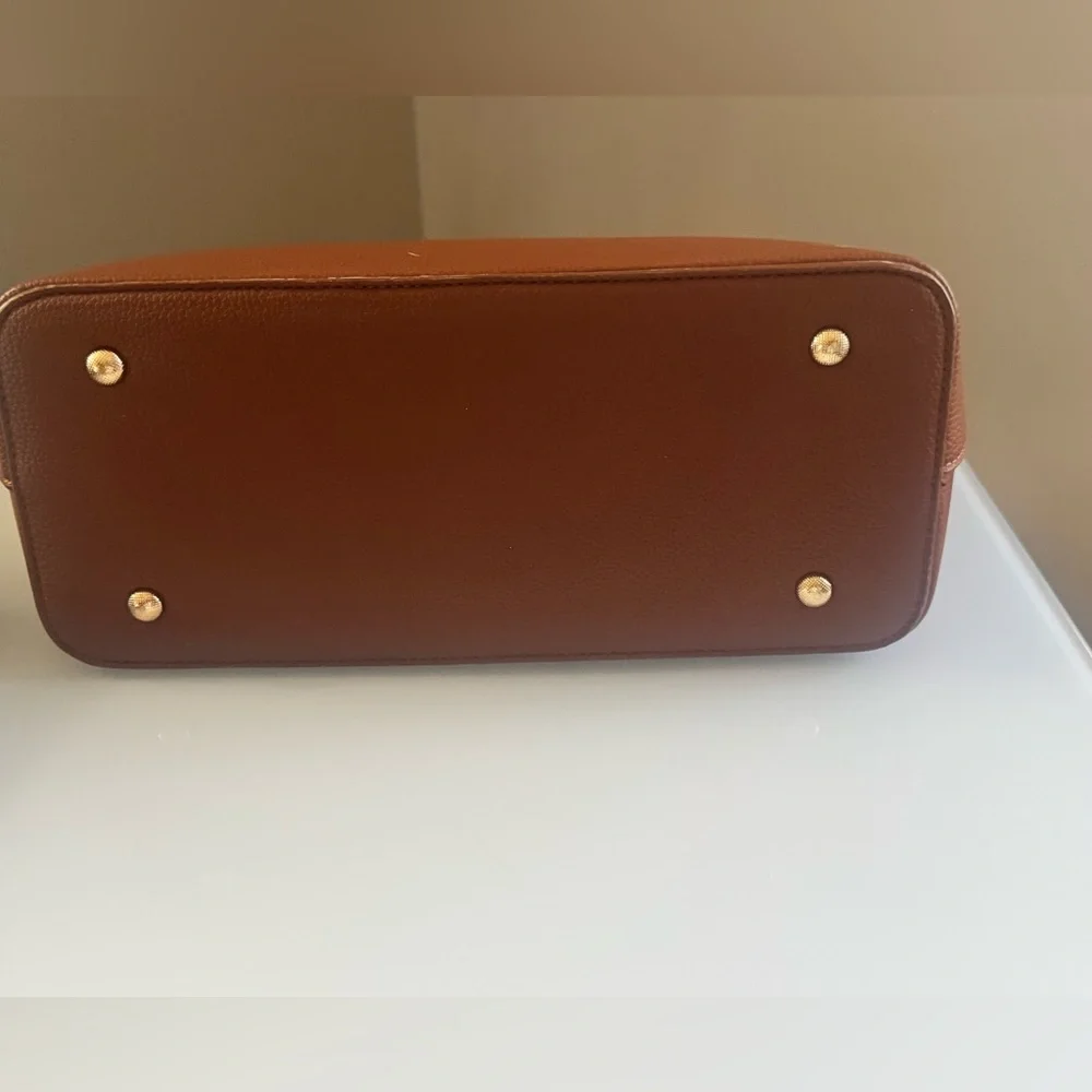 Ello Amira Leather Top-Handle vegan leather Tote with crossbody strap. - Picture 6 of 10